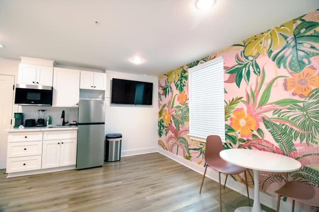Summer Tropics Studio Apartment Two Queen Beds Galveston Exterior photo