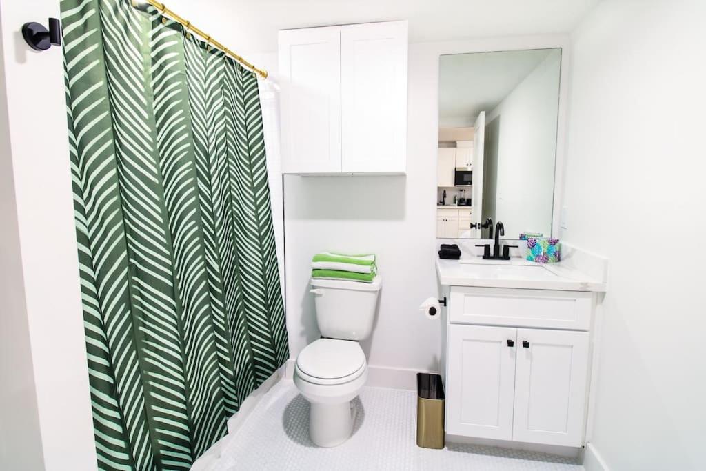Summer Tropics Studio Apartment Two Queen Beds Galveston Exterior photo